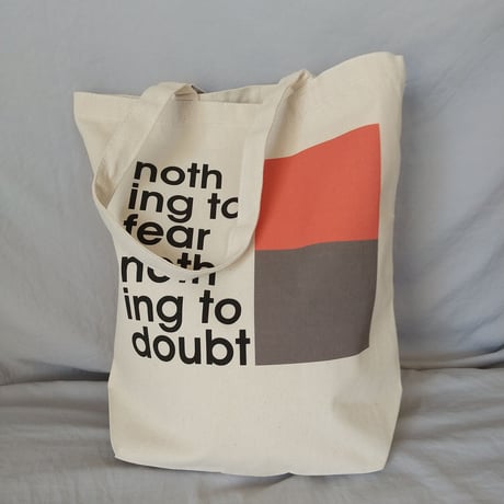 DONATION (寄付5,000円)→トートバッグ：nothing to fear nothing to doubt（レッド×グレー）
