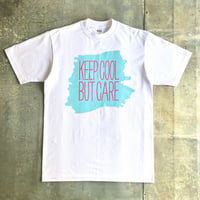 KEEP COOL BUT CARE T-shirt（シアンブルー×マゼンタピンク）