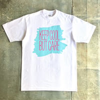 KEEP COOL BUT CARE T-shirt（シアンブルー×マゼンタピンク）