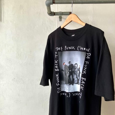 Celebration and Dance T-shirt C（ブラック） : photo by Junji Ishiguro