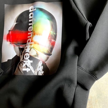 Celebration and Dance Hoodie A (新素材ボディ／サイドポケット付き) : photo by Junji Ishiguro