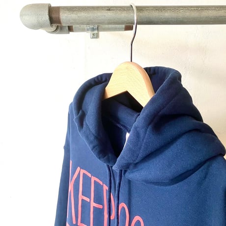 KEEP COOL BUT CARE Hoodie ネイビー×マルーン (コットン100%／ポケットレス)