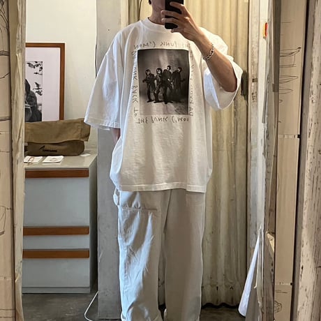 Celebration and Dance ドロップショルダーT-shirt A（ホワイト）  : photo by Junji Ishiguro