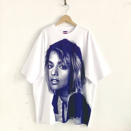 What you want？ T-shirt A : photo by yuri manabe
