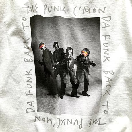 Celebration and Dance ドロップショルダーT-shirt A（ホワイト）  : photo by Junji Ishiguro