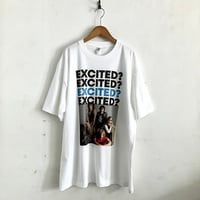 【受注生産】EXCITED？ T-shirt（ブルー×ブラック）: photo by ジョディ浅野