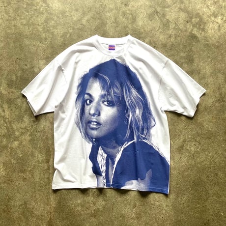 What you want？ T-shirt A : photo by yuri manabe
