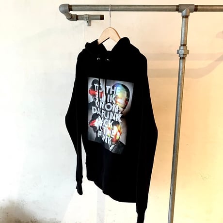 Celebration and Dance Hoodie D (コットン100%／ポケットレス) : photo by Junji Ishiguro