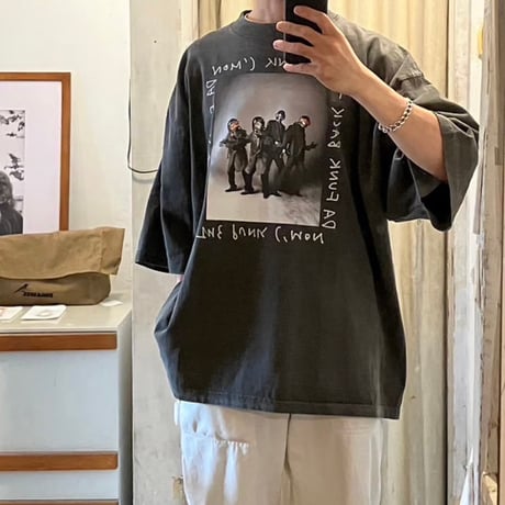 Celebration and Dance ドロップショルダーT-shirt B（シャドウ） : photo by Junji Ishiguro