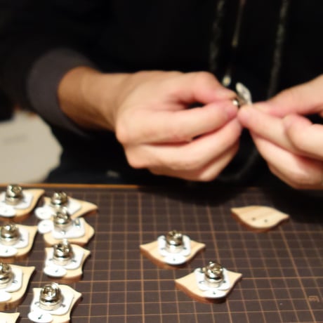 【完売】おばけパズルのLEDバッジ HINOKI（富士山麓朝霧高原ヒノキ）