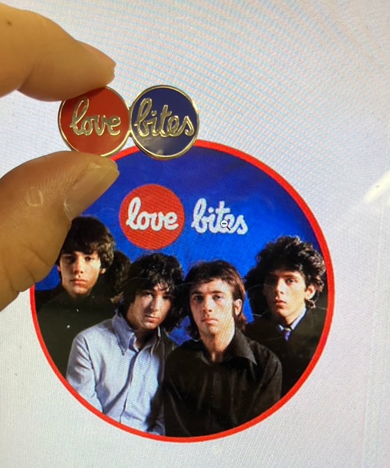 UK盤Buzzcocks Embossed Cover love bites