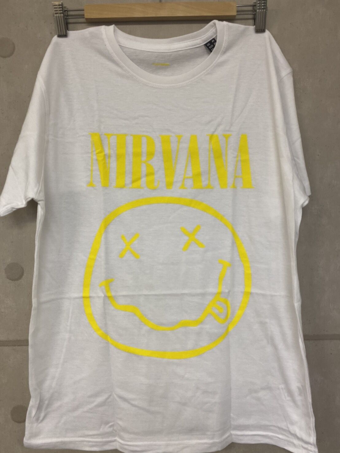 NIRVANA: Yellow Smiley (ユニセックス 海外輸入バンド