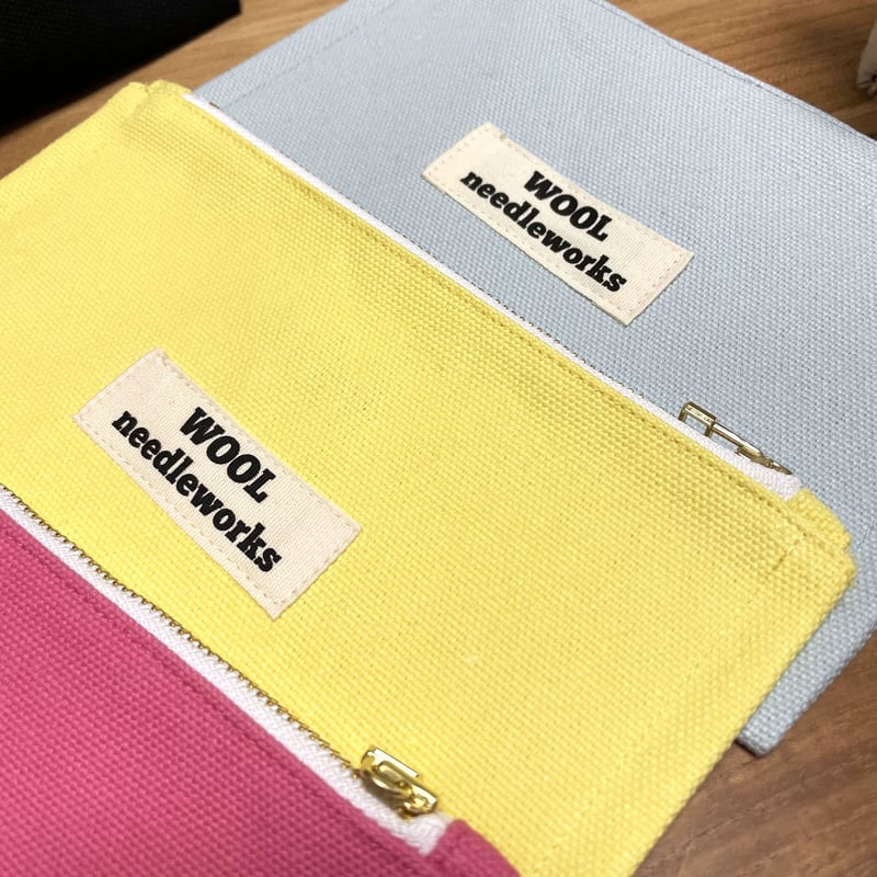 機械刺繍ビーグル フラットポーチ | WOOLneedleworks