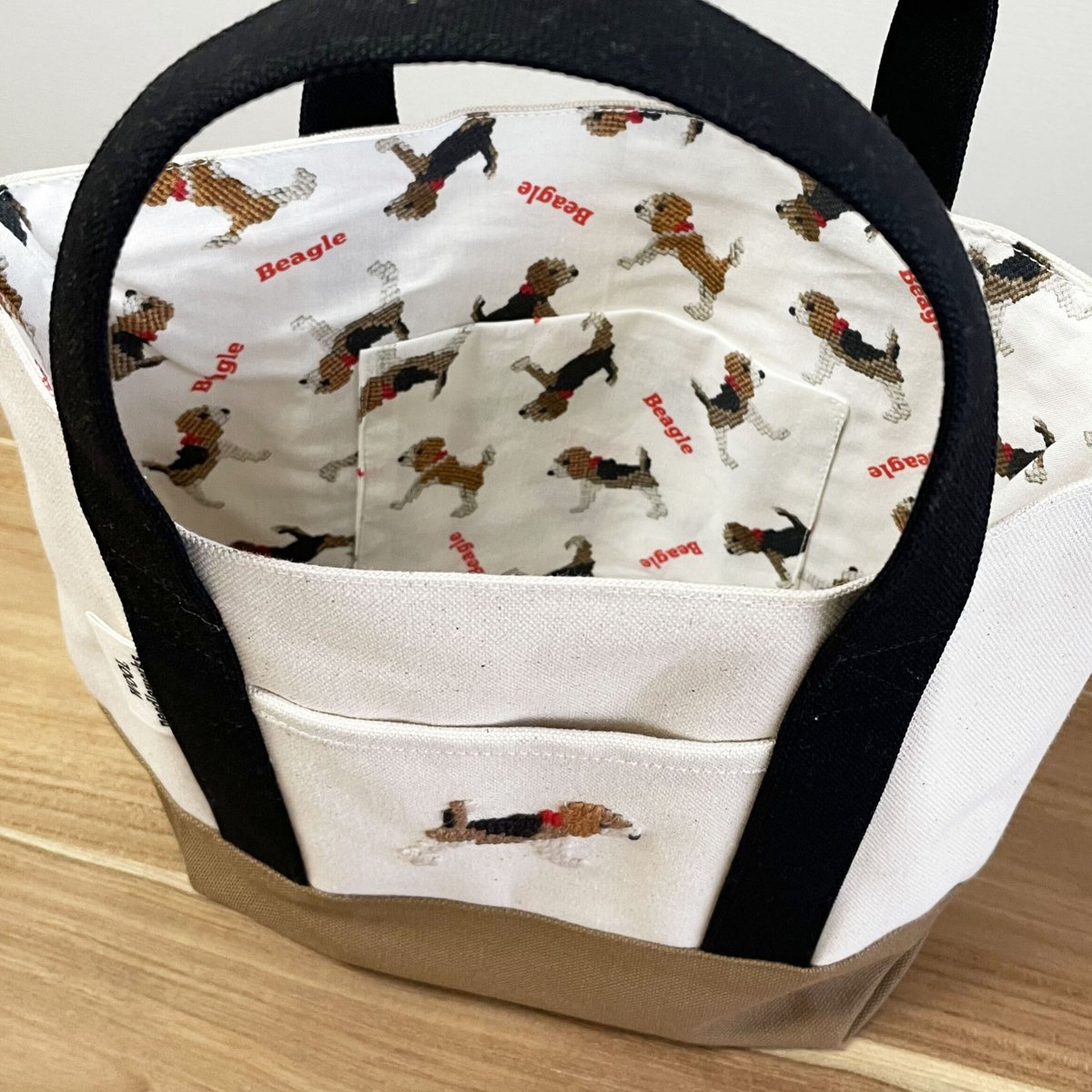 コーギー刺繍♡帆布のトートバッグ コーギー刺繍⭐︎帆布のバイカラートートバッグ - メルカリ