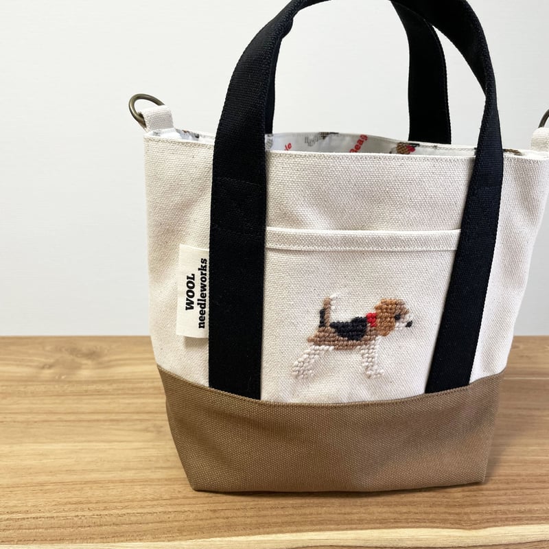 コーギー刺繍♡帆布のトートバッグ コーギー刺繍⭐︎帆布のバイカラートートバッグ - メルカリ