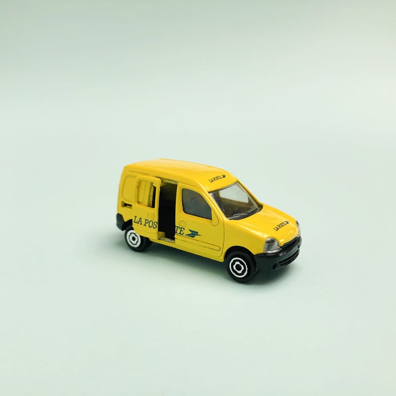 【レア日本未入荷】ルノー　カングー　LA POSTE ミニカー　フランス郵便局 レア日本未入荷】ルノー カングー LA POSTE ミニカー フランス