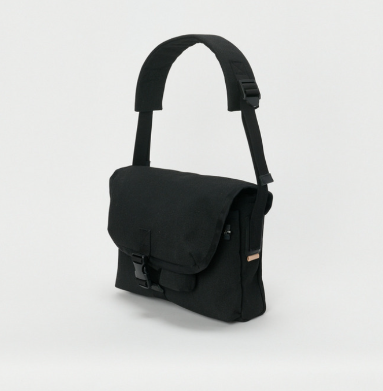 Hender Scheme messenger bag small black | UNKER Hender Scheme messenger bag small black | UNKER