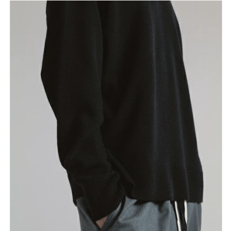 CINOH    ウールクルーネックニット[BLACK]