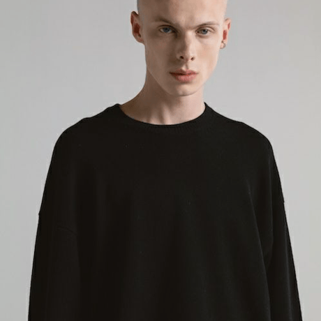 CINOH    ウールクルーネックニット[BLACK]