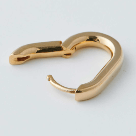 MARIA BLACK　Slick Huggie Pierced Earring