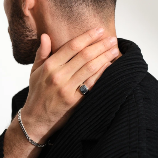 TOM WOOD Key Ring Larvikiye | UNKER