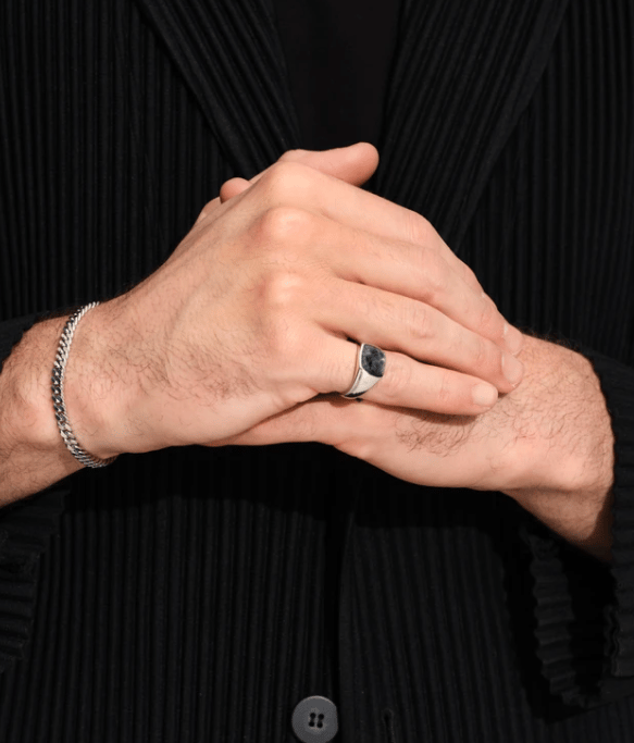 TOM WOOD Key Ring Larvikiye | UNKER