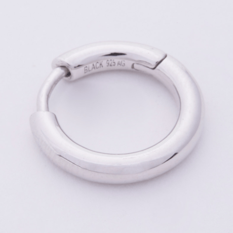 MARIA BLACK　Polo Huggie Pierced Earring - SILVER