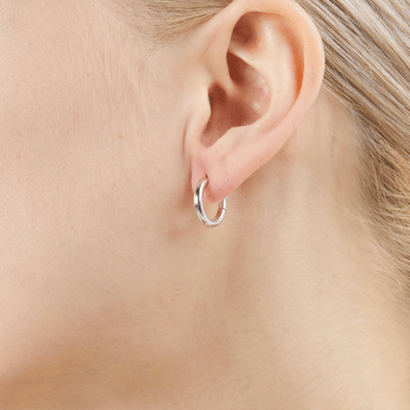 MARIA BLACK　Polo Huggie Pierced Earring - SILVER