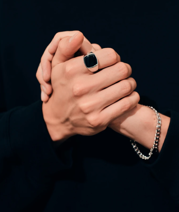 TOMWOOD Cushion Polished Black Onyx リング Cushion Polished Black Onyx - Tom Wood Project Official Online Store