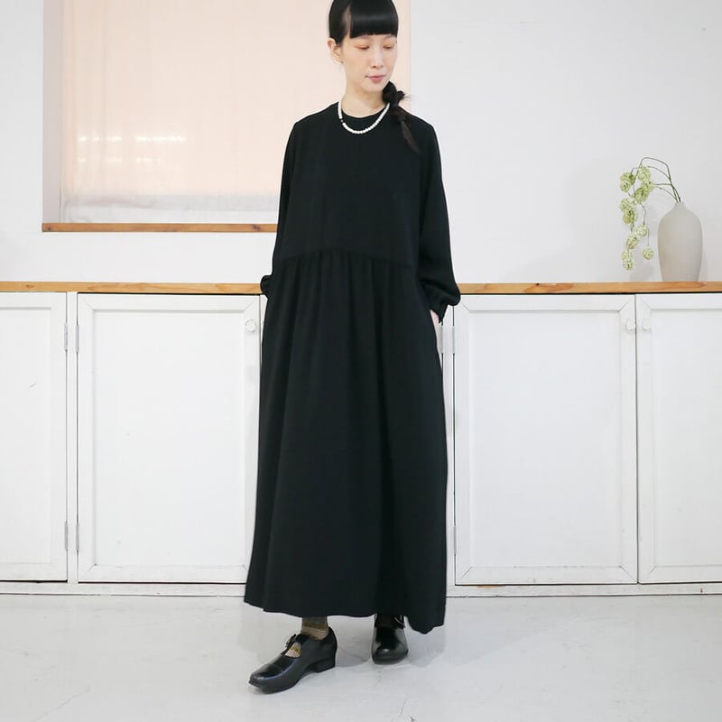 美品 ノーコントロールエア ロングワンピース 長袖 ギャザー ブラック 黒 NO CONTROL AIR ノーコントロールエアー ドレープカルゼ 袖口ギャザー