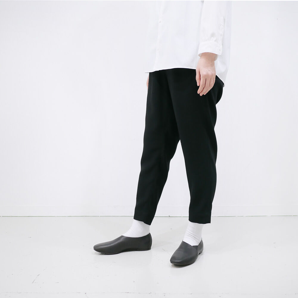 美品 ノーコントロールエアー アセテートポリWクロススリムテーパードパンツ 黒 NO CONTROL AIR｜ノーコントロールエアー｜アセテートポリWクロス