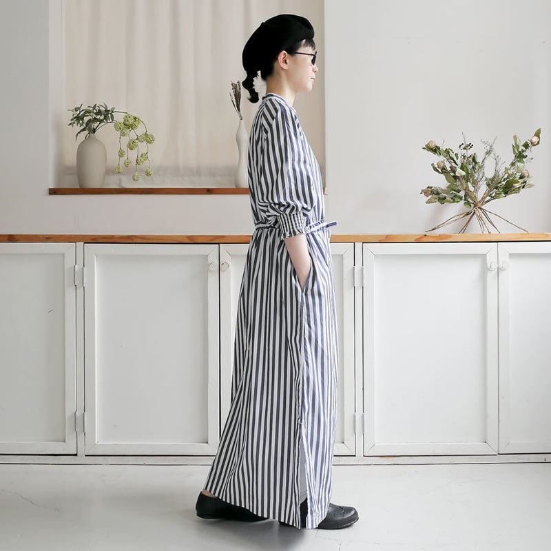 ユニバーサルティシュ　ブラックノースリーブロングワンピース UNIVERSAL TISSU｜ユニヴァーサルティシュ｜シャーリング