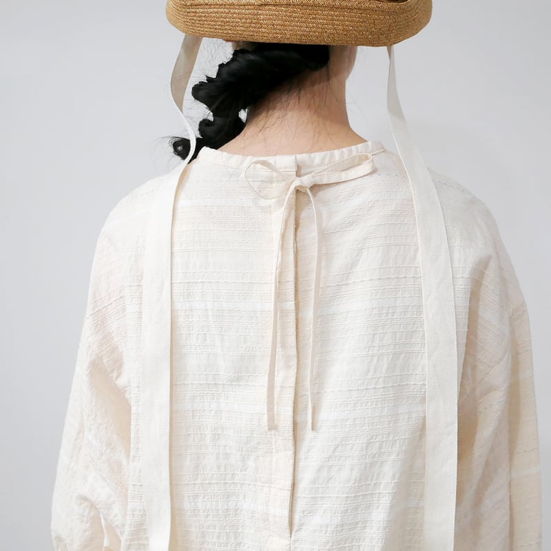 qiri ｜キリ｜embroidery jacquard ギャザースリーブブラウス｜キナリ |