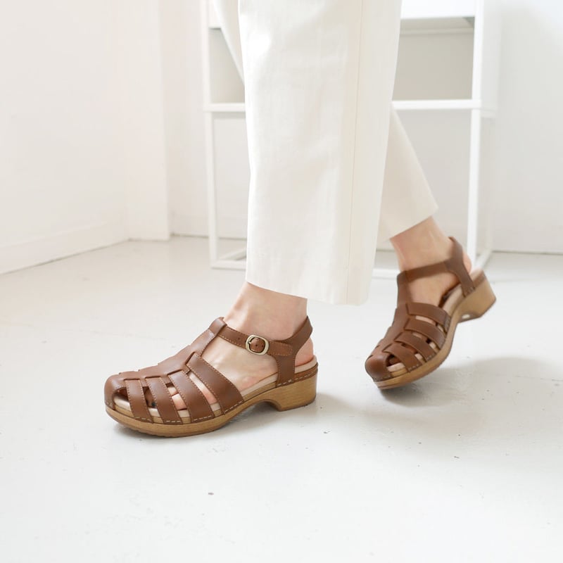 靴 dansko Brie oilied Pull Up Brown Dansko Brie Sandal - Women's - Footwear