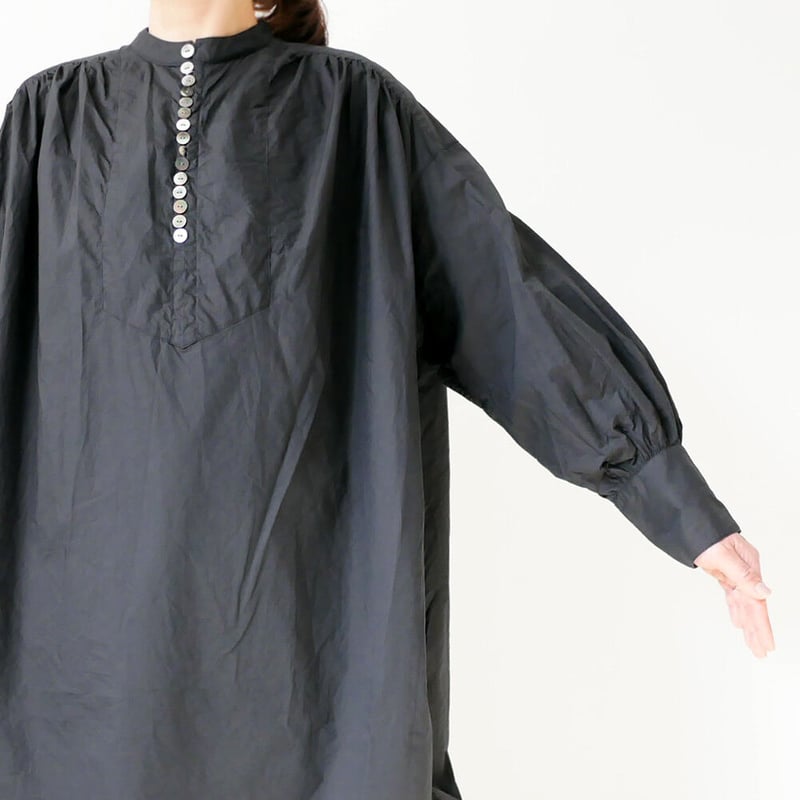 UNIVERSAL TISSU バンドカラーシェルボタンブラウス 日本製 UNIVERSAL TISSU バンドカラーシェルボタンブラウス 日本製