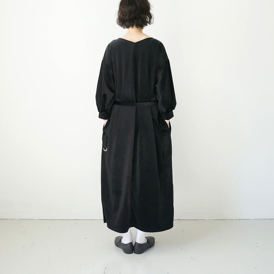 UNIVERSAL SEVEN｜ユニヴァーサルセブン｜ベロア ギャザースリーブ