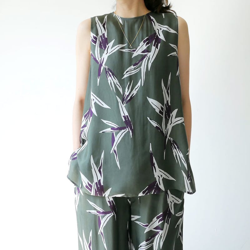 SACRA｜サクラ ｜リーフプリント ノースリーブ ブラウス｜122120072
