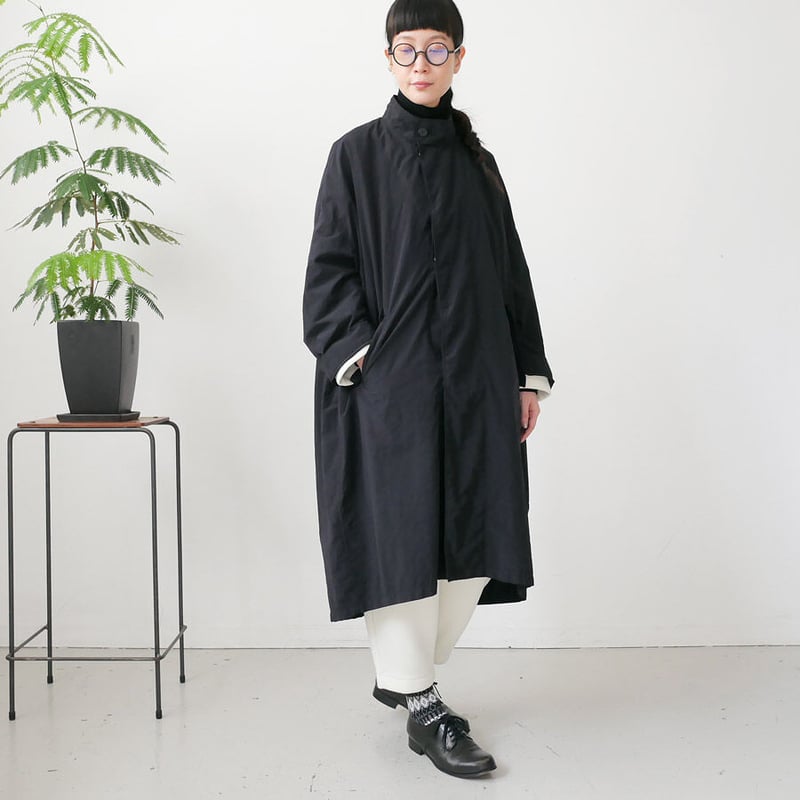 FIRMUM フィルマム　ナイロンタッサーフードコート　ブラック FIRMUM｜フィルマム｜ナイロンタッサーガーメントダイ スタンド