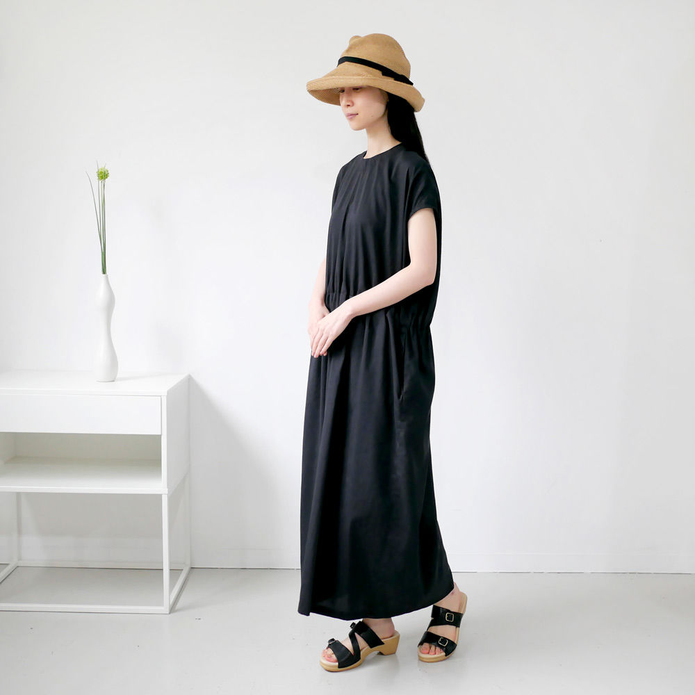 【新品】ノーコントロールエアー スリーブレスワイドワンピース fit=scale-down,w=1200