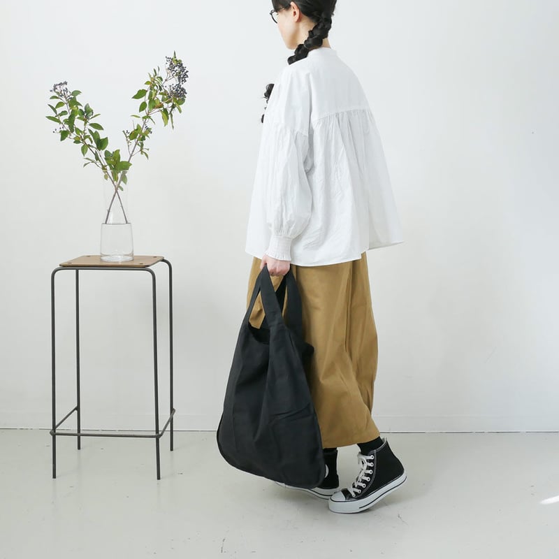 UNIVERSAL TISSU｜ ユニヴァーサルティシュ｜バンドカラーギャザー