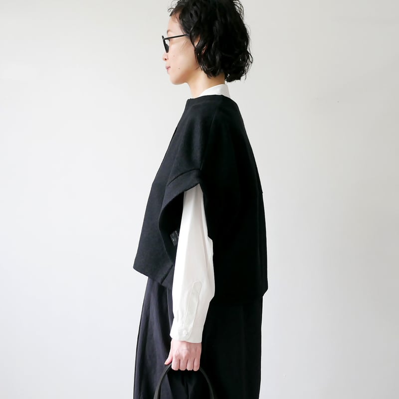SI-HIRAI｜スーヒライ｜ SHORT ROBE｜CHAW25-60115 ｜BLACK