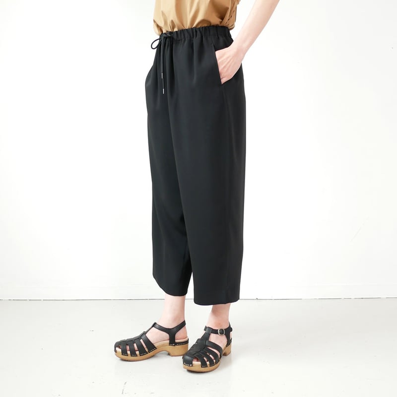 【ご確認】さえら以前依頼品レース装飾付きブラッククロップドパンツレギンス２点 ご確認】さえら以前依頼品レース装飾付きブラッククロップド