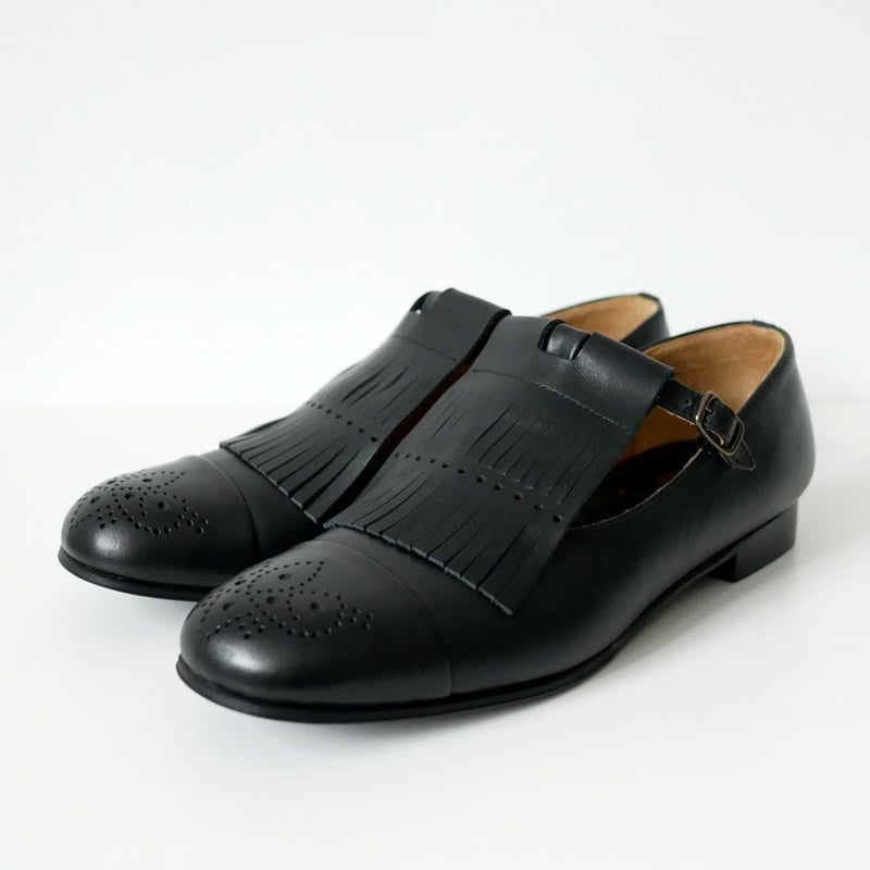 chausser ブラック Tストラップシューズ chausser｜ショセ｜キルト付き Tストラップシューズ｜C-2266