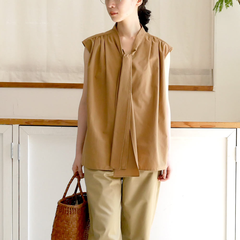 SACRA｜サクラ ｜ボウタイ ノースリーブ ブラウス｜120215031｜BEIGE 