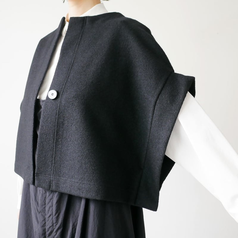 SI-HIRAI｜スーヒライ｜ SHORT ROBE｜CHAW25-60115 ｜BLACK