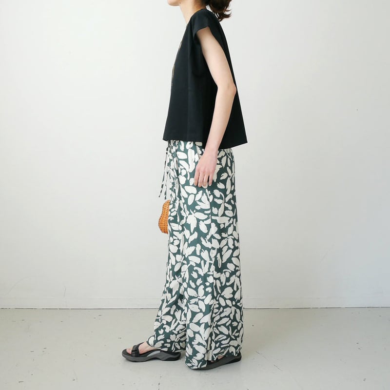 良品 SACRA サクラ FOLDED LINE CROPPED TOP フォールド ライン クロップド トップス 38 ブラック レディース 古着 中古 USED SACRA｜サクラ ｜FOLDED LINE CROPPED TOP|123243091|BL