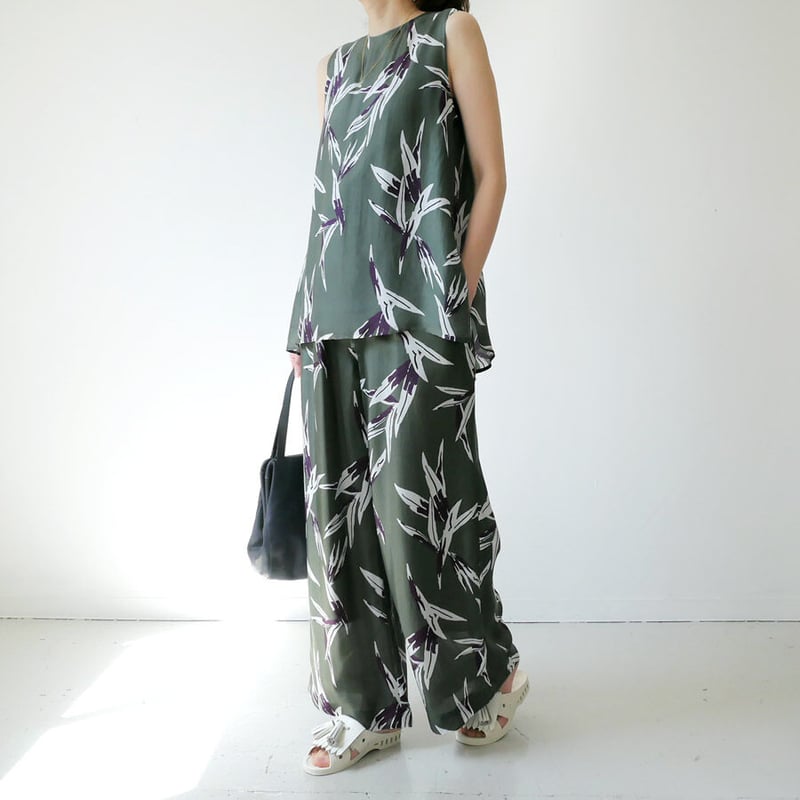 SACRA｜サクラ ｜リーフプリント ノースリーブ ブラウス｜122120072