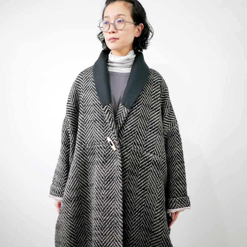SI-HIRAI｜スーヒライ｜ROBE COAT｜CHAW25-6005W｜BK & BEIG