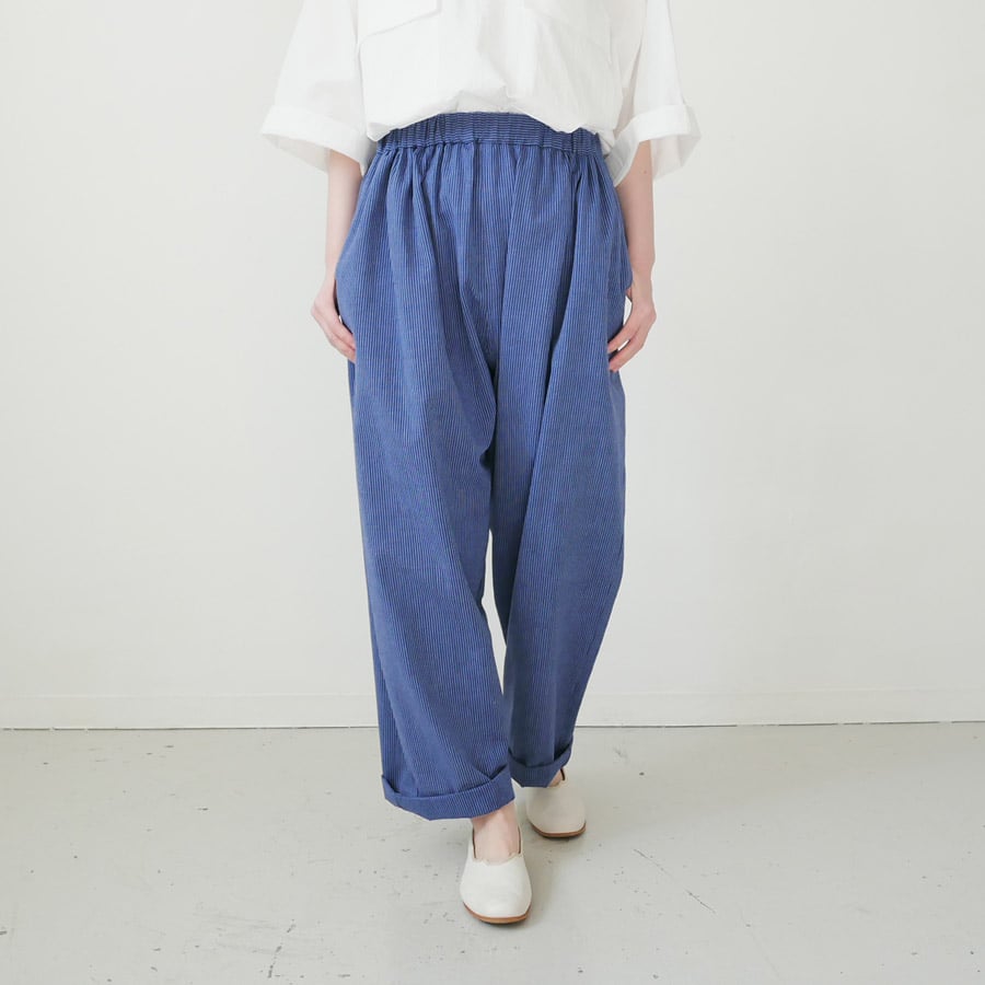 カスリラkasurira藍染✕アシメ絣柄藍　ゆったりテーパードパンツM〜L未使用 久留米かすり｜kasuri wide pants｜絣ワイドパンツ ｜羽縞青｜GOUACHE F