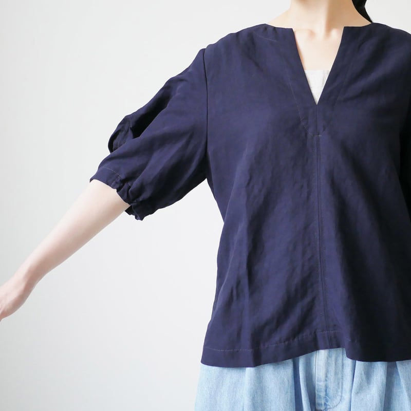 SACRA｜サクラ ｜ビスコースリネン パフスリーブ ブラウス｜NAVY 